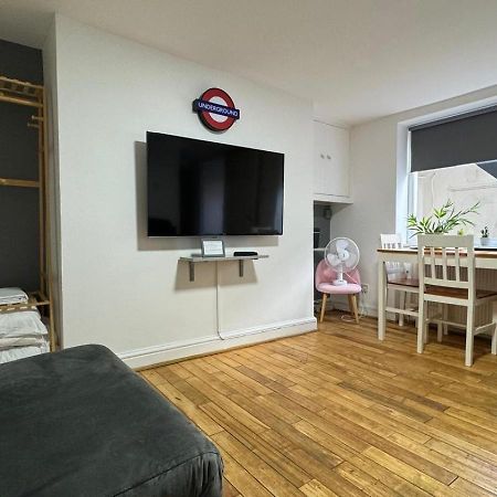 Appartamento Special Flat In Camden Town Londra Esterno foto